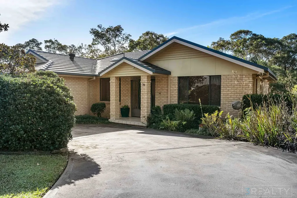Caves Beach 4 Slaapkamer Family Living, Space to Grow & an Unbeatable Caves Beach Lifestyle.