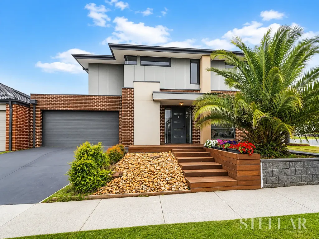 Modern Family Living in the Heart of Highgrove Estate