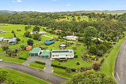 4 Tea Tree Court, The Palms