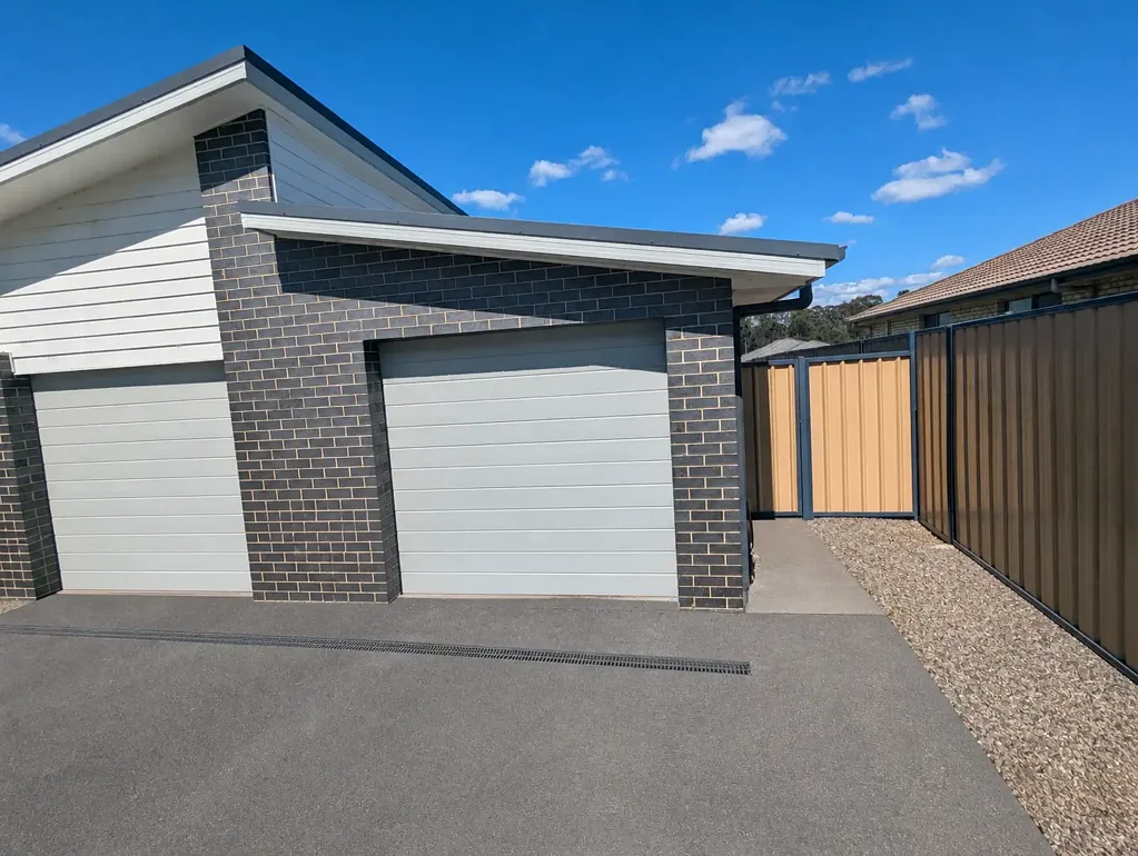 Stylish & Low-Maintenance Villa - WATER INCLUDED