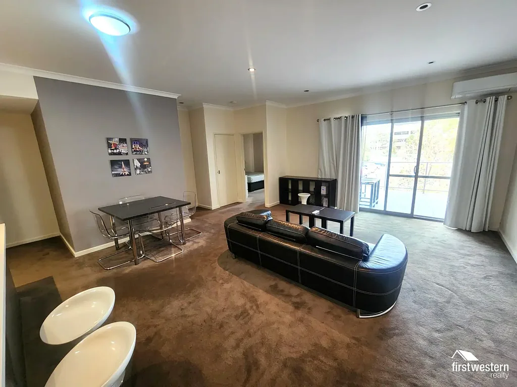 IMMACULATE APARTMENT LIVING!!