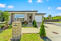 2 Maylee Crescent, Gulf Harbour