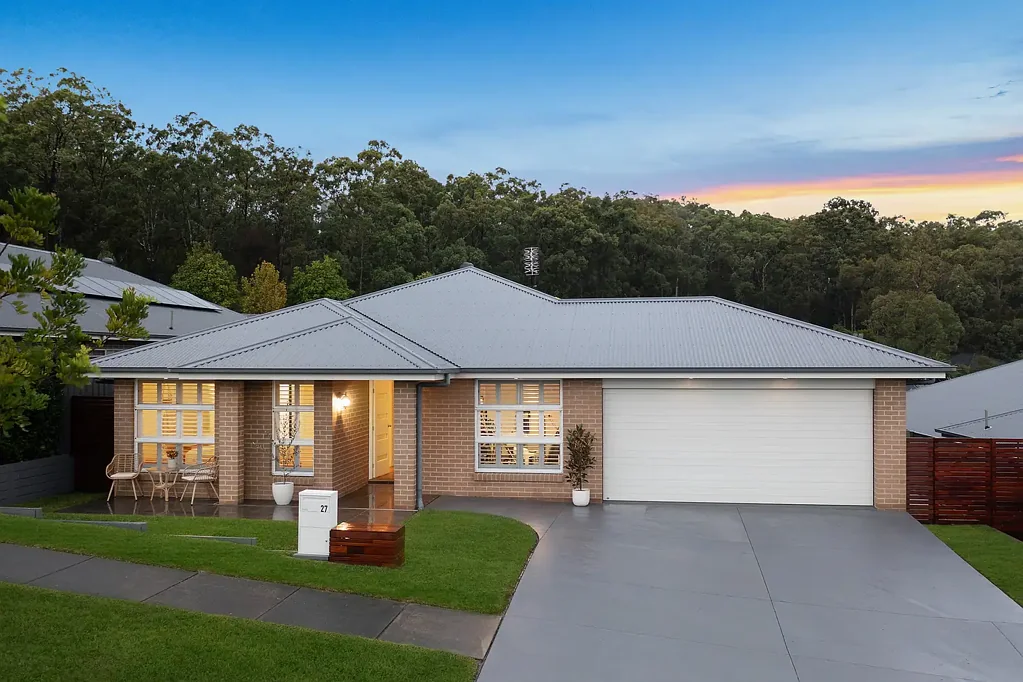 27 Manchurian Way, Wadalba, NSW 2259