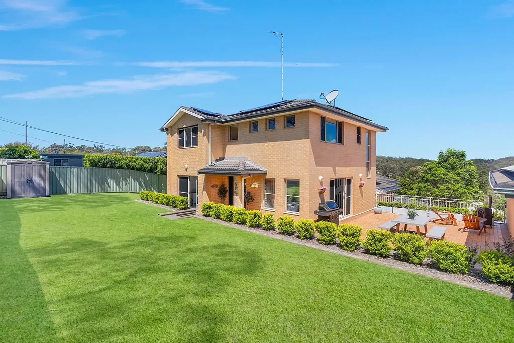 Waterfall 3房 完美呈现，拥有别墅般宽敞的格局 Immaculately Presented with House-Sized Proportions