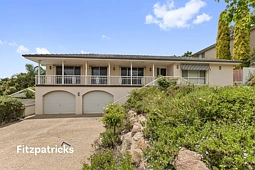 5 McCoullough Drive, Tolland