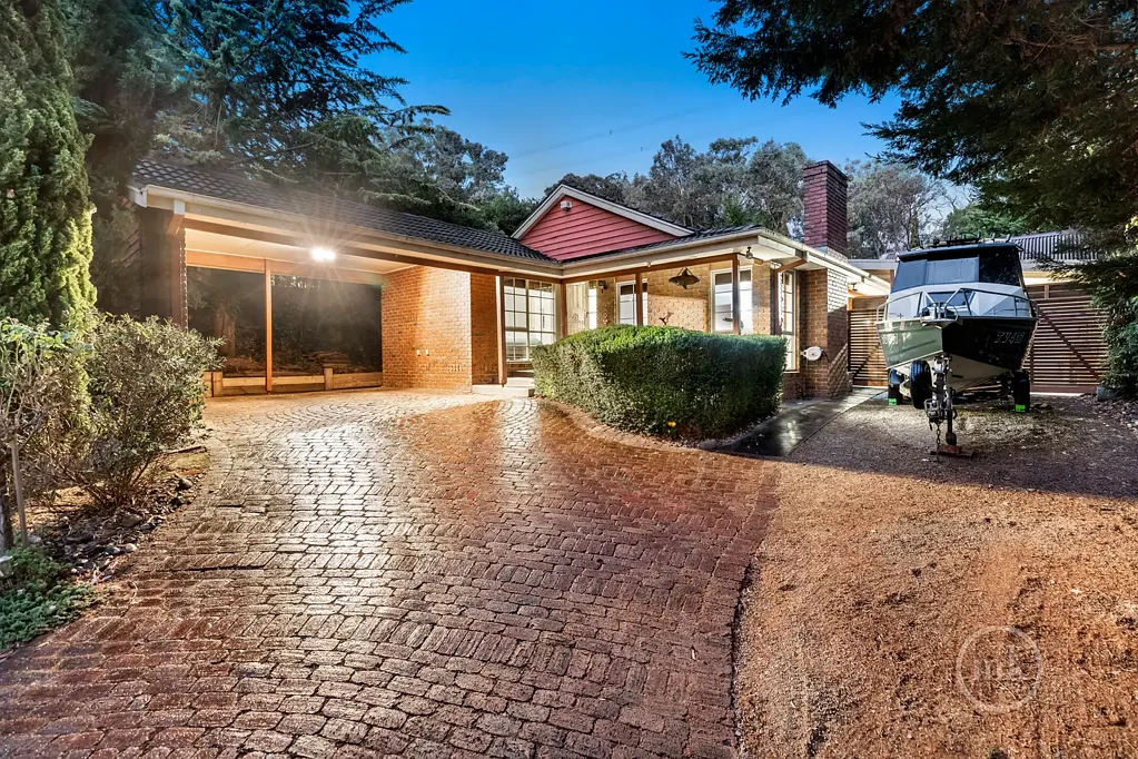 Eltham 4ਬੈੱਡਰੂਮ Architectural Woodridge Family Haven!