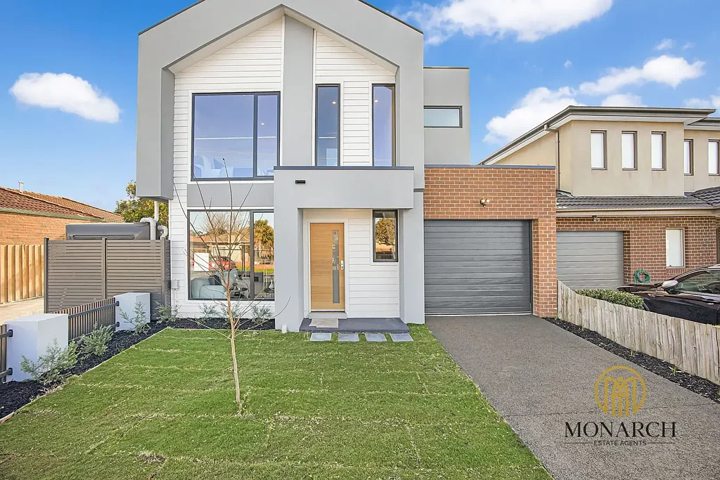 Glenroy 3房 Glenroy 中心区域的全新三卧室联排别墅 Brand-New Three Bedroom Townhouses in the Heart of Glenroy