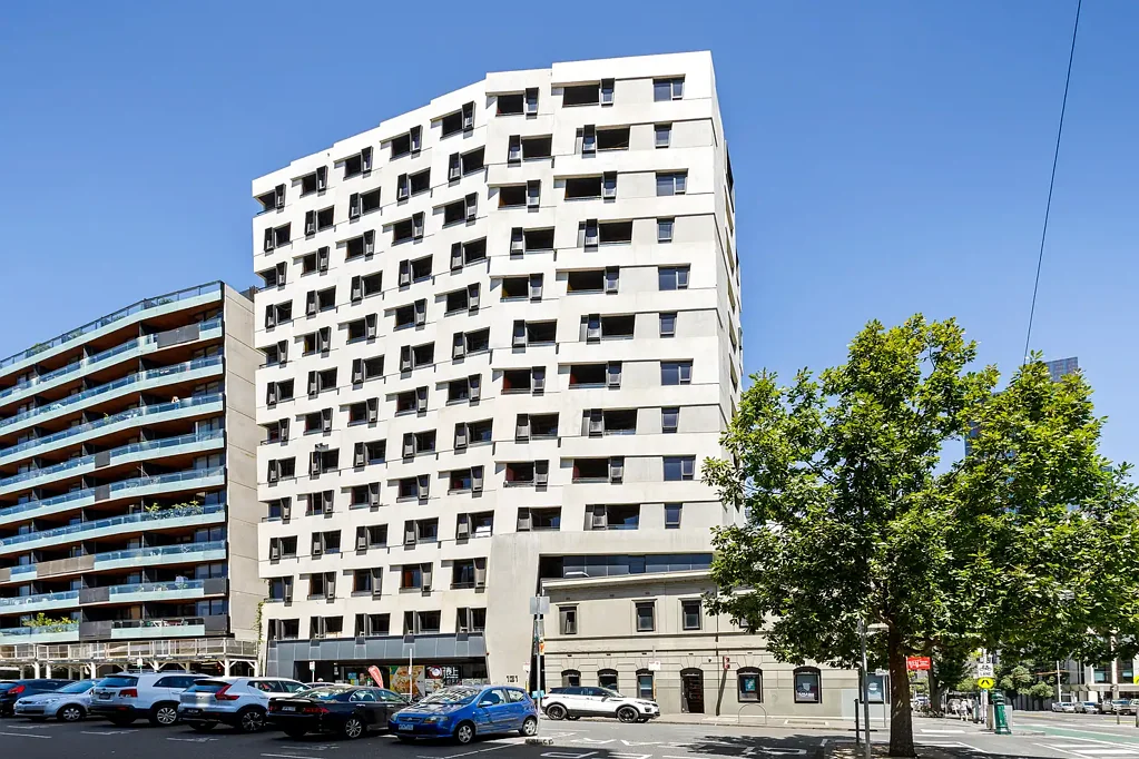 FURNISHED & READY TO MOVE IN - STUDENTS ONLY