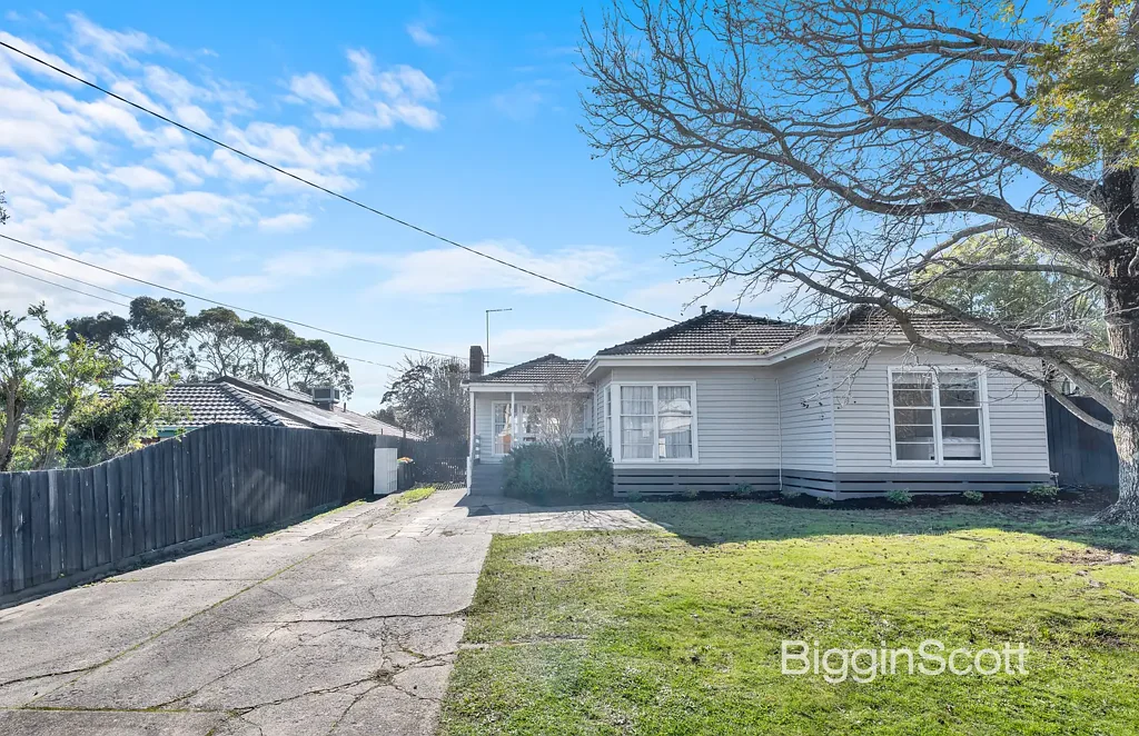 Perfectly Positioned Family Home with Open Plan Living in the Sought-After Box Hill High School Zone!