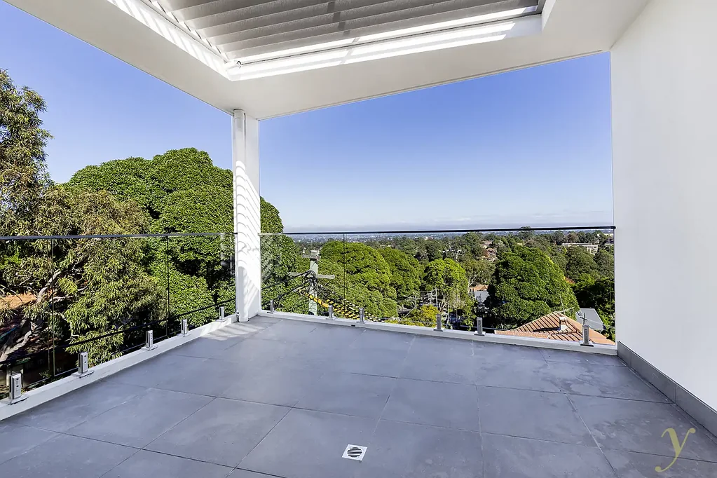 THE EDWIN | 320 PACIFIC | Near New Two Bedroom Apartment Located on Level 3