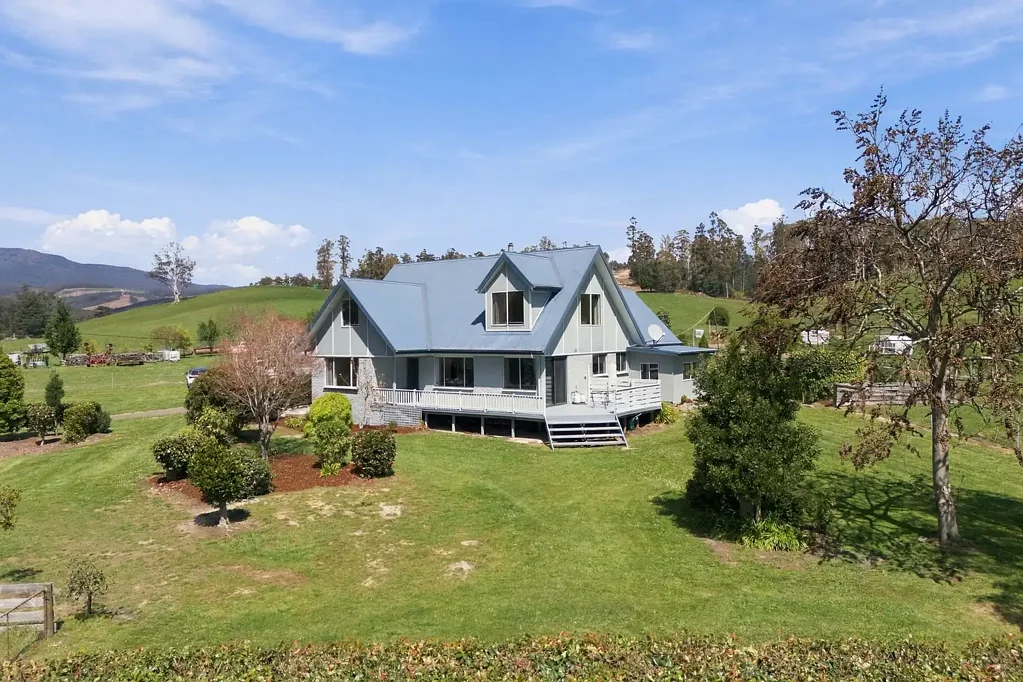Wyena Productive Country Living in a Private Valley Setting