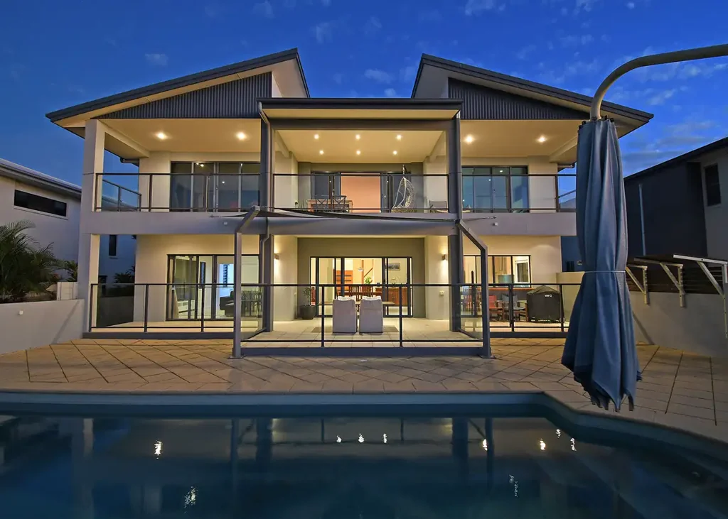Urraween 5ਬੈੱਡਰੂਮ Executive Coastal Residence with Panoramic Ocean Views