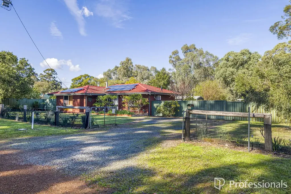 Mundijong 3Kwarto Big Block Living with Room to Dream - 2,023sqm in the Heart of Mundijong