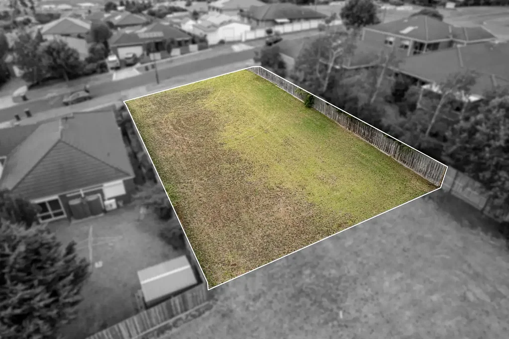 Drouin TITLED BLOCK WITHIN A 5 MINUTE WALK TO TOWN