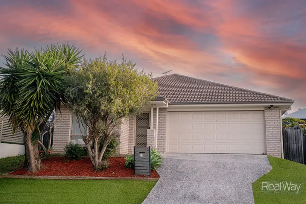 Springfield Lakes 4 Bedroom Ideal Family Living in the Heart of Springfield Lakes