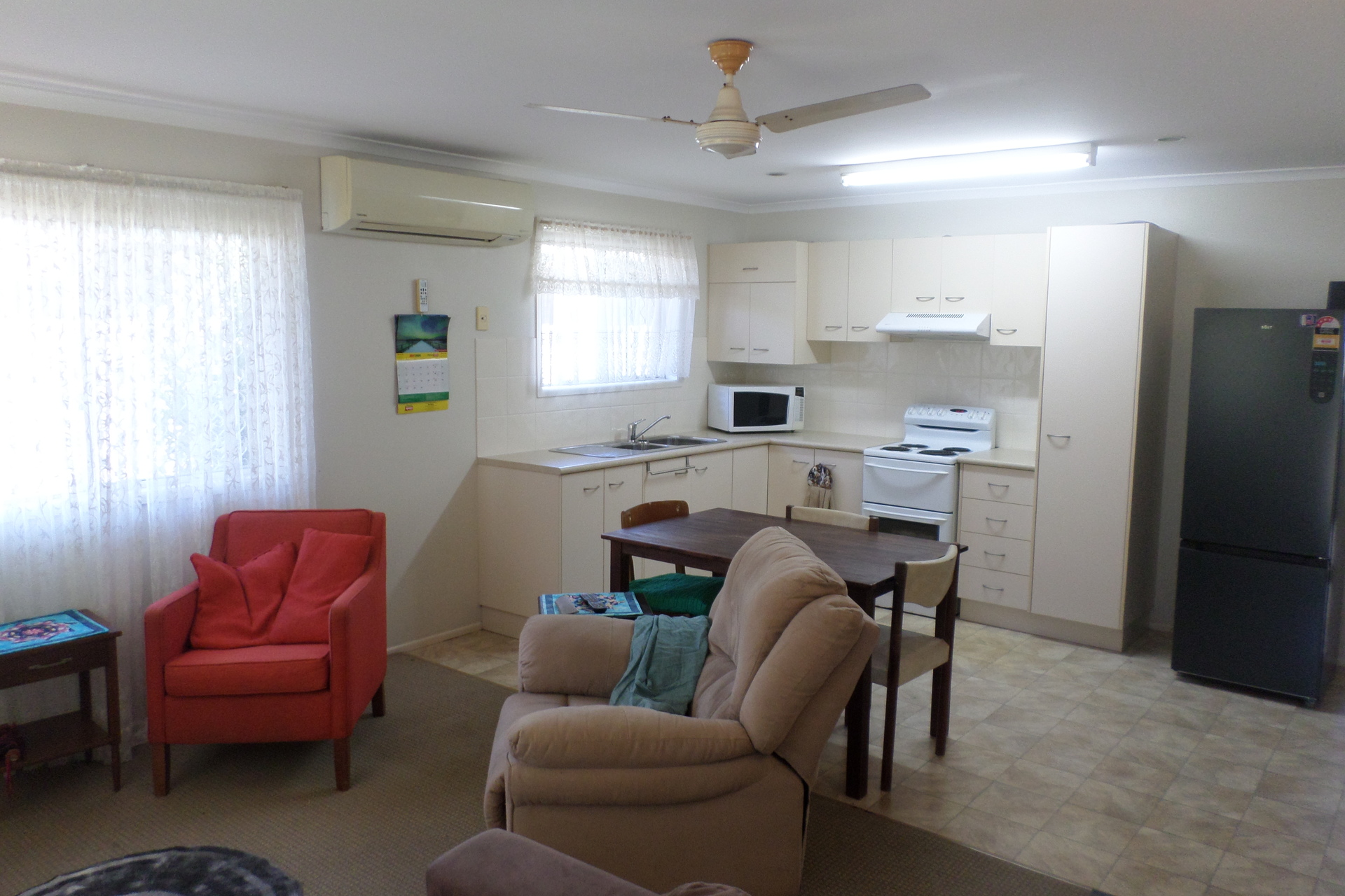 UNIT 2 17 SYMONS ST, SOUTH MACKAY QLD 4740, 0部屋, 0バスルーム, Unit