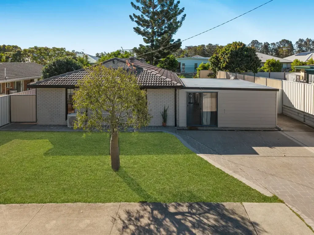 22 Egan Avenue, Beachmere, QLD 4510