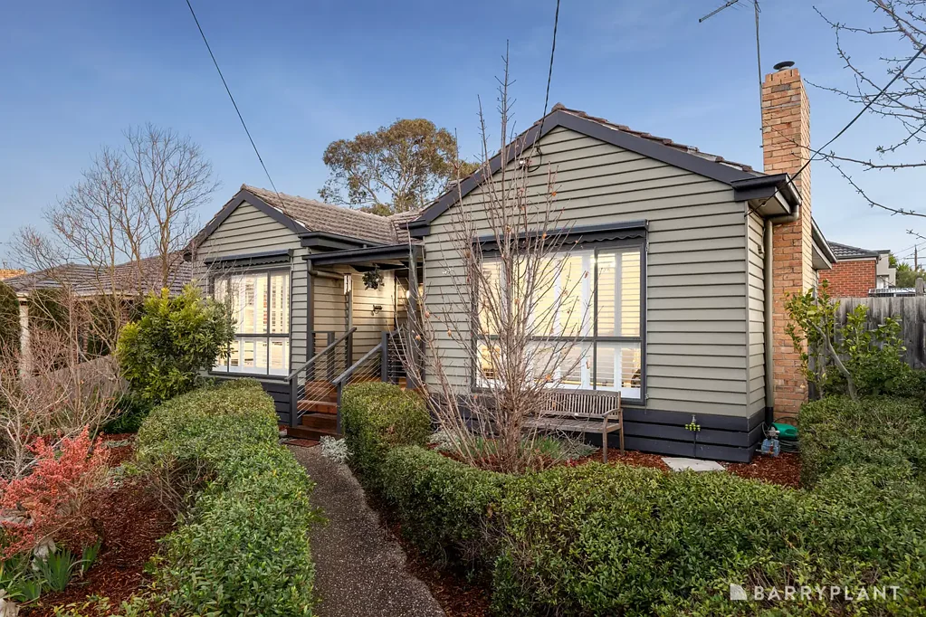 Watsonia 3 Bedroom Charming Weatherboard Retreat in the Heart of Watsonia