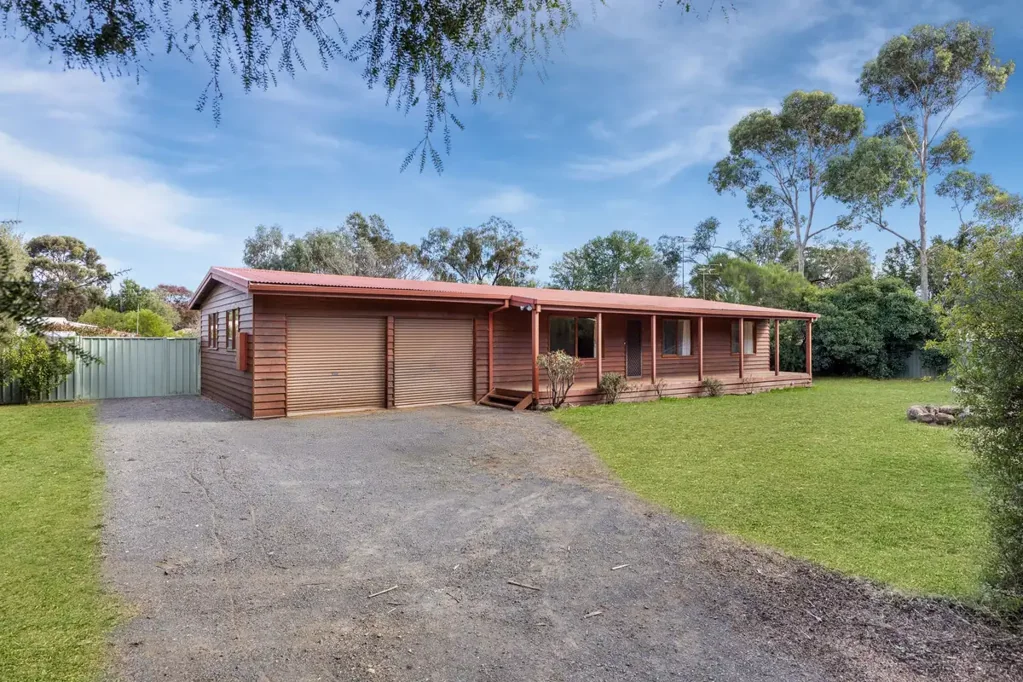 26 Hilliers Street, Newstead, VIC 3462