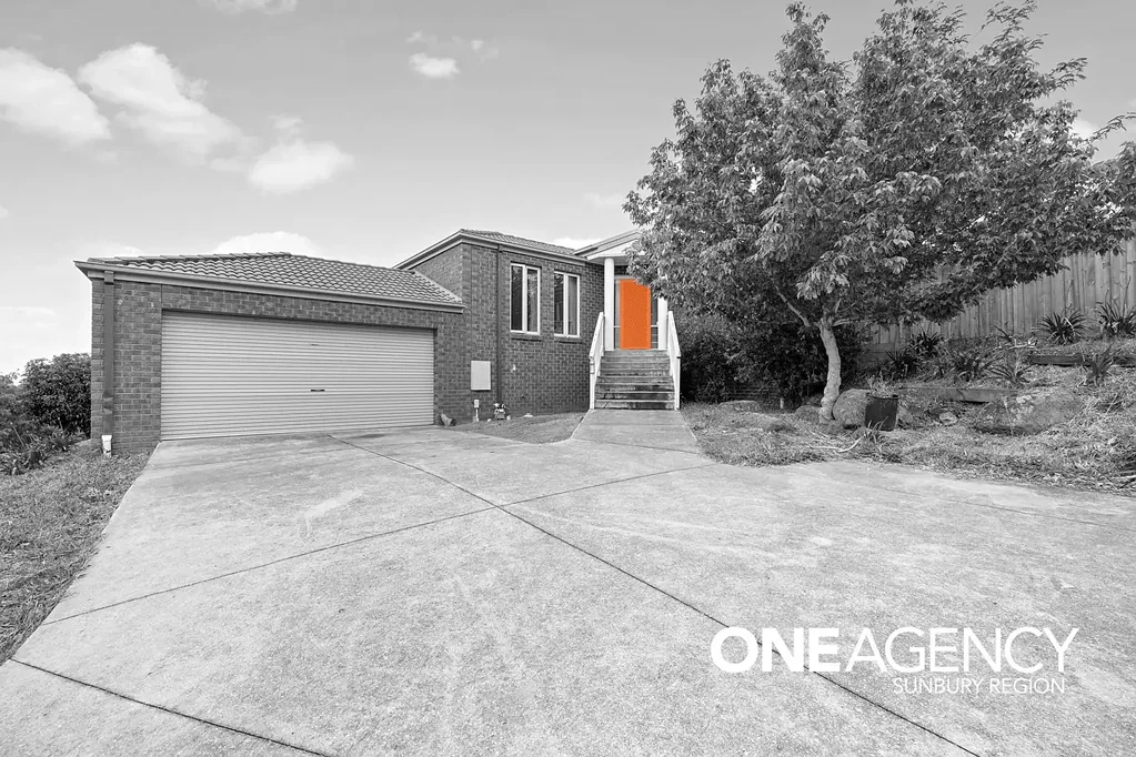 43 Canterbury Avenue, Sunbury, VIC 3429