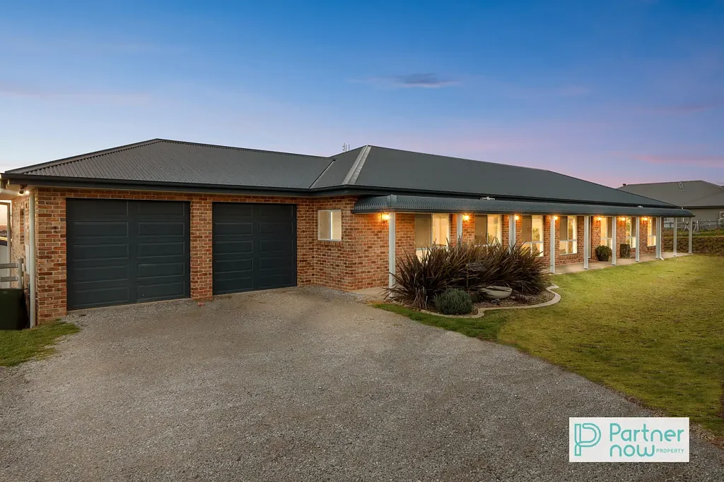 Tamworth 4房  Exceptional Home with Pool, Shed + Solar