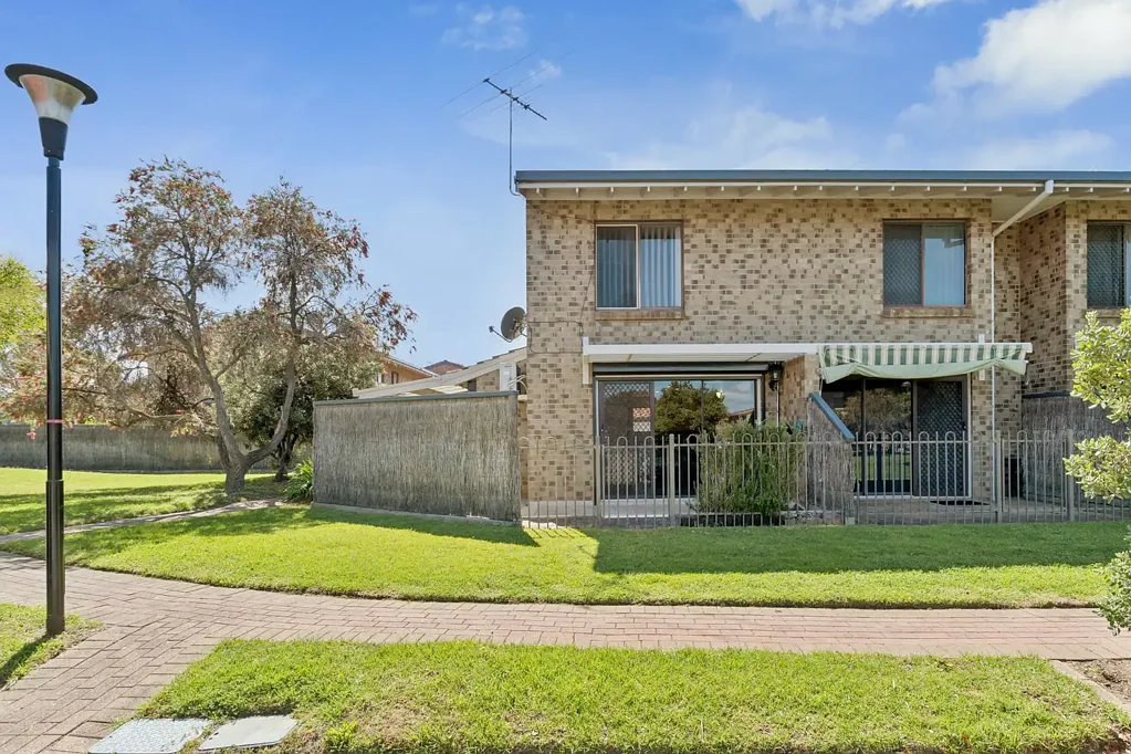 18 Sportsmans Drive, West Lakes, SA 5021