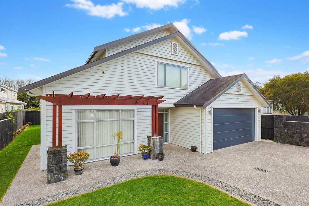 Epsom 5 Slaapkamer A Family Haven in Double Grammar Zone