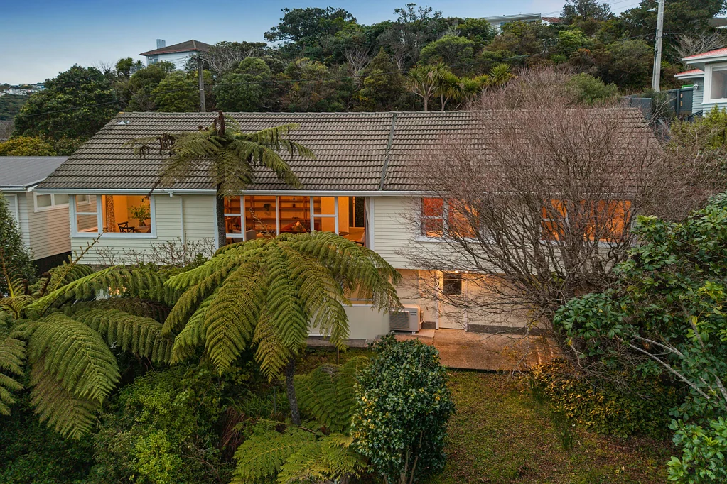 Karori 3 Slaapkamer Sun, Birdsong & a Little Bit of Potential