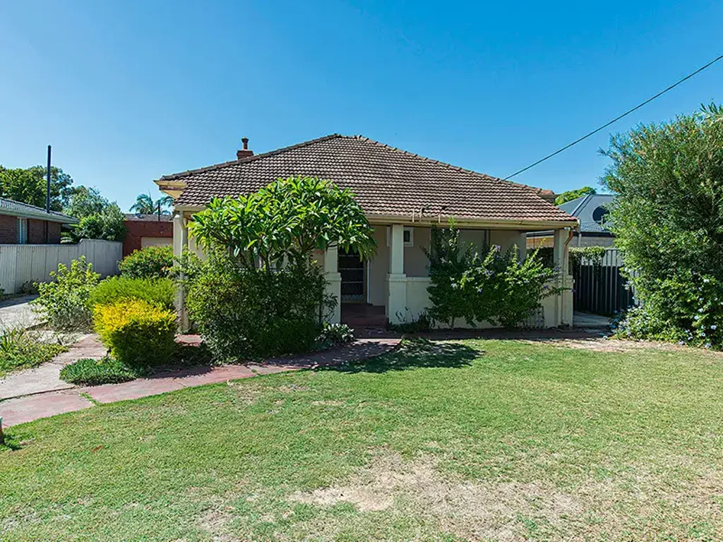 Perfect Home in Perfect Location!