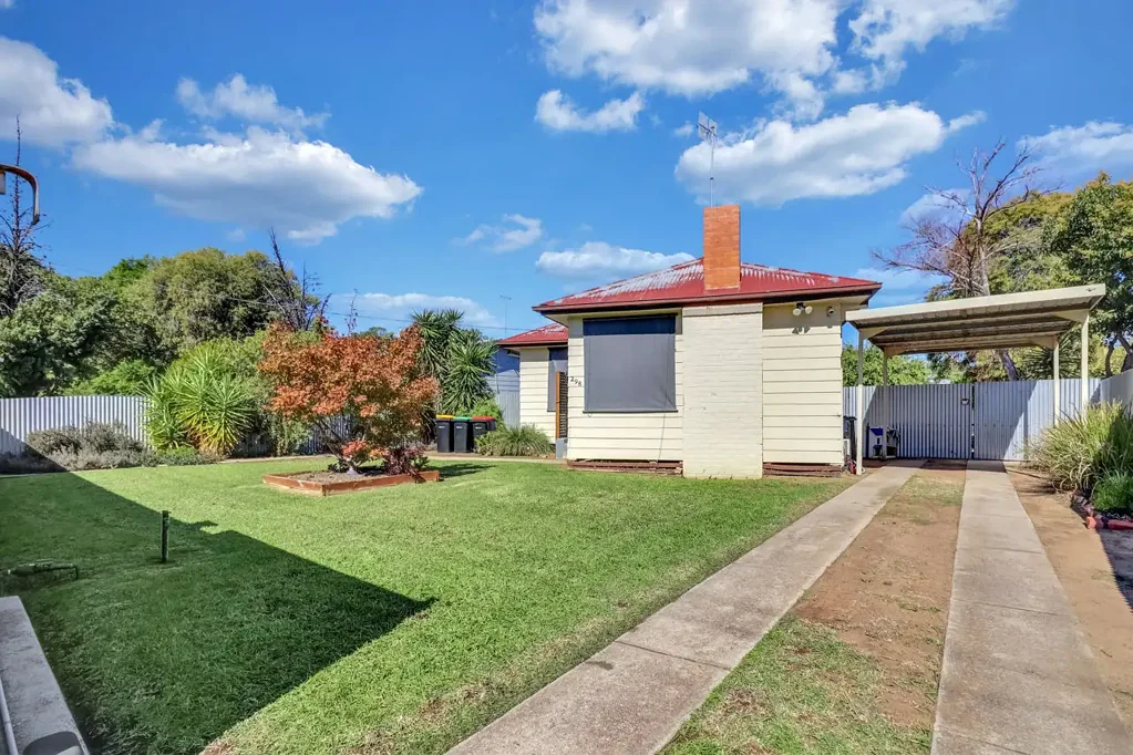 298 Henry Street, Deniliquin, NSW 2710