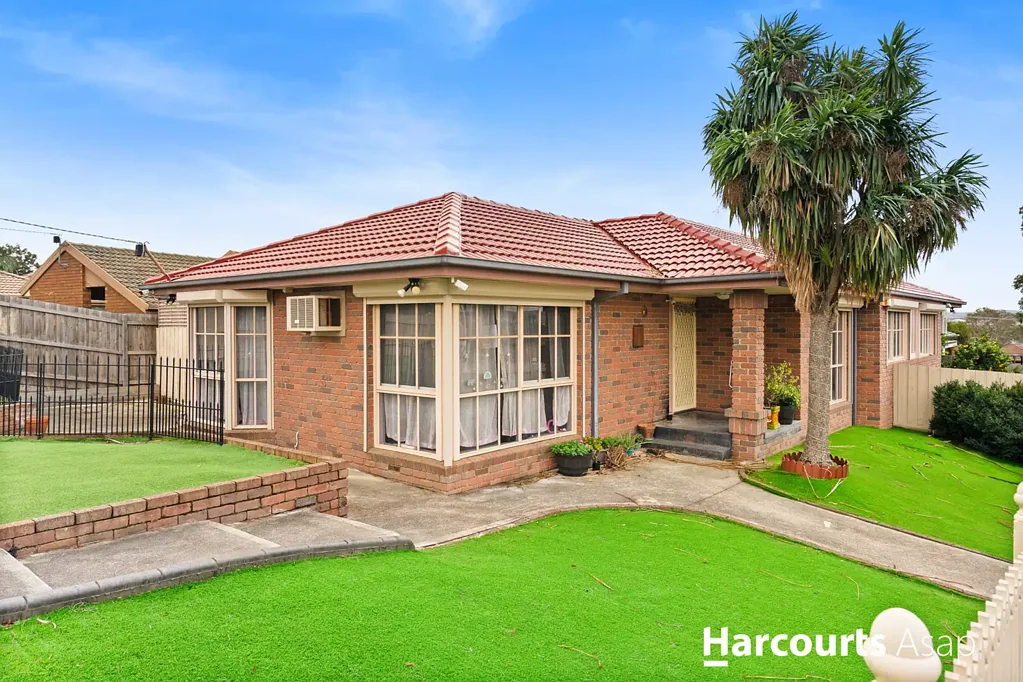 Stylish Family Living in the Heart of Hampton Park – Spacious, Secure, and Modern!