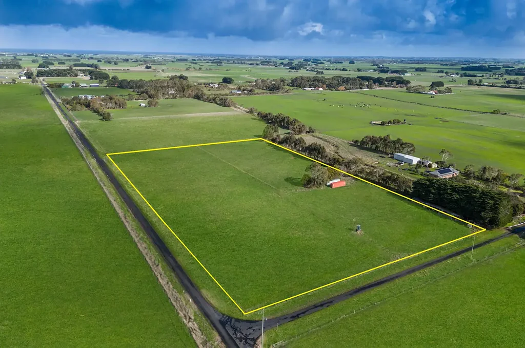 Kirkstall Your Dream Rural Lifestyle Starts Here - 10 Acres with Planning Permit!