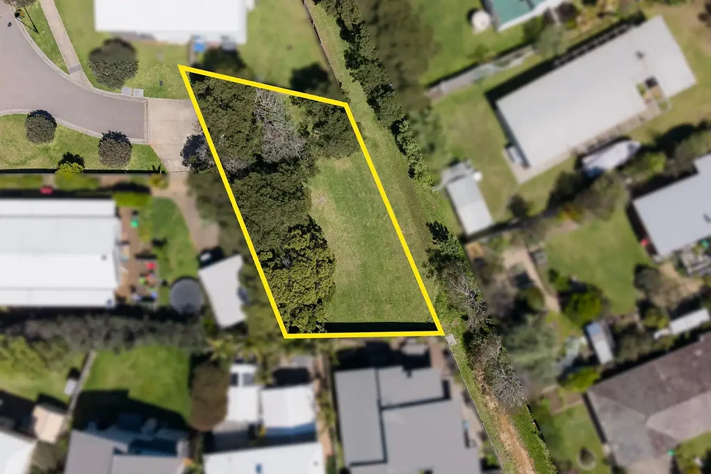 Sunset Strip Heart of Phillip Island With Beaches, Shops and Lifestyle Within Easy Reach!