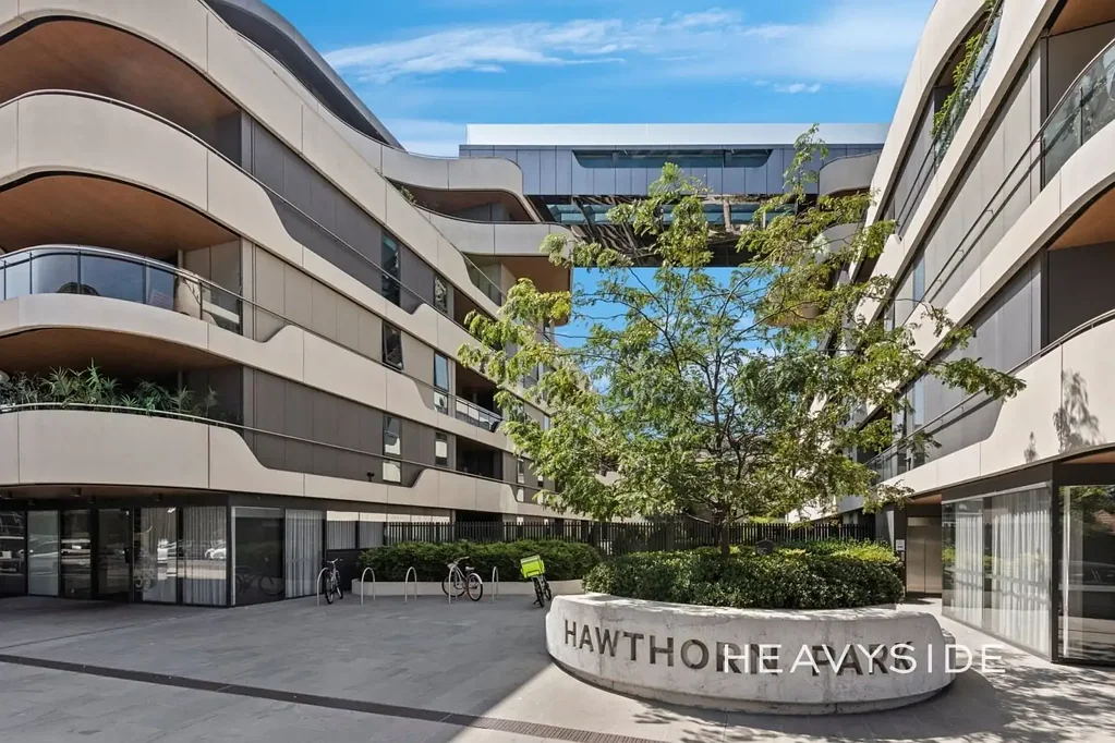 Hawthorn East 2 Bedroom 2-bed, 2-bath luxury residence within iconic 'Hawthorn Park'