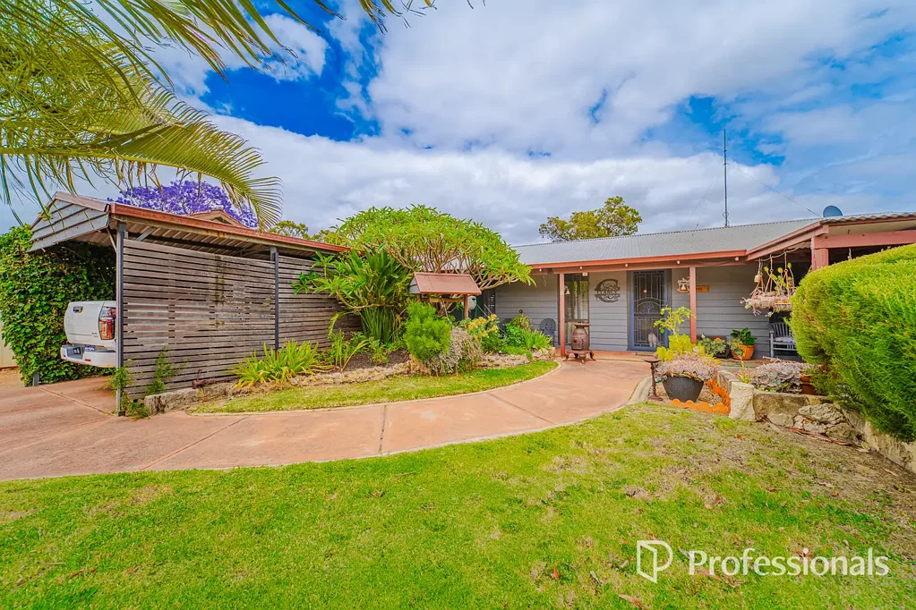 135 South Western Highway, Waroona, WA 6215