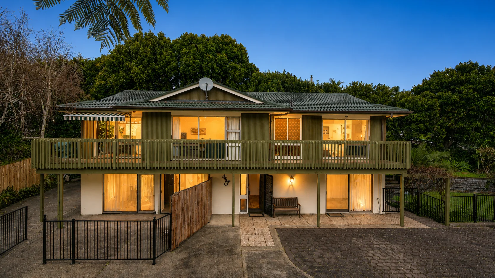 Bucklands Beach 5Habitaciones Priced to sell at $1,749,999 | CV $2,300,000