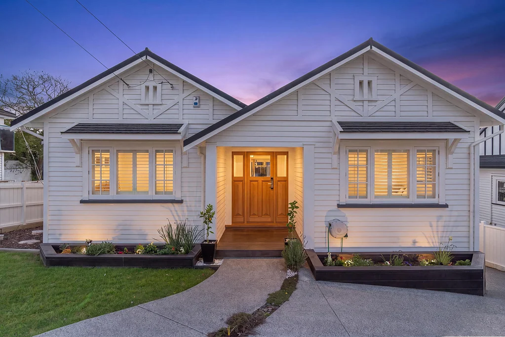 Remuera 4房 阳光充沛，会生活，更会待客，正对Meadowbank School！ Sundrenched Entertainer Opposite Meadowbank School