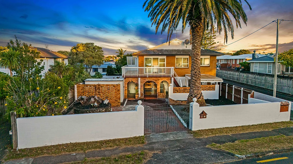 1/100 Titirangi Road, New Lynn, Waitakere City, Auckland