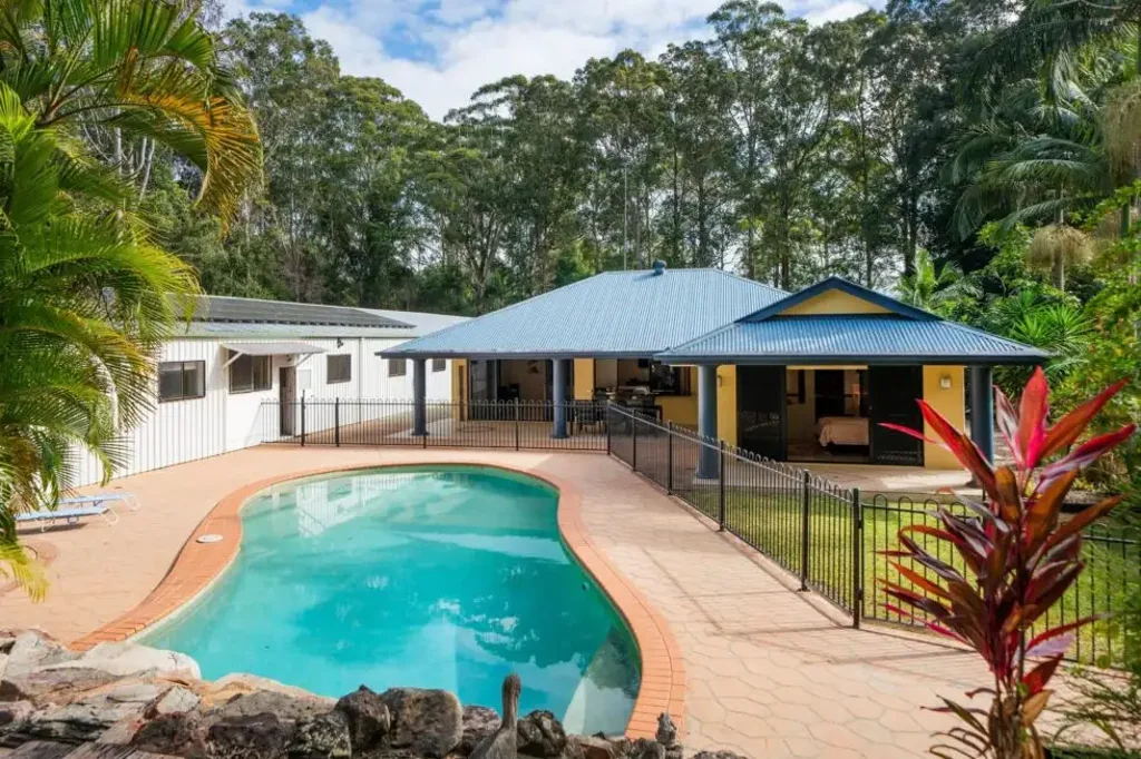 Family Home with Pool & Outdoor Entertaining