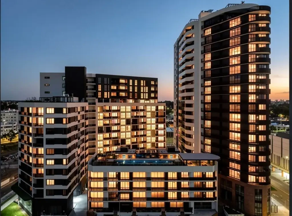 Merrylands 3房 高空奢华公寓，全景视野，绝佳机会！ Spectacular Sky-High Luxury with Panoramic Views | A Rare 17th Floor Opportunity!