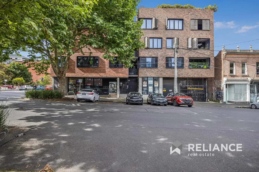 Discover stylish, sustainable living in this beautifully crafted one-bedroom, one-bathroom apartment within Collingwood!