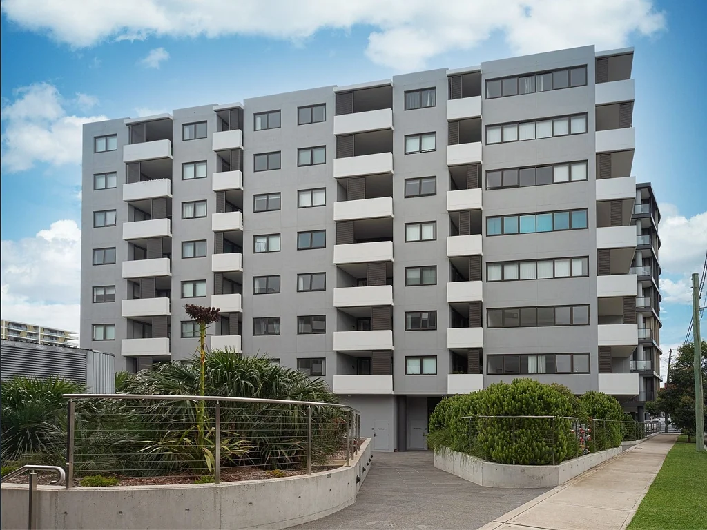 Two Bedroom Modern Apartment in the Heart of Homebush!
