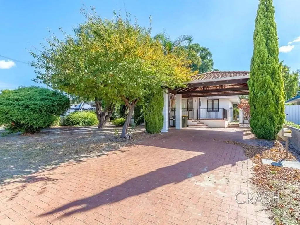 3x1 House in Koondoola with Large Backyard
