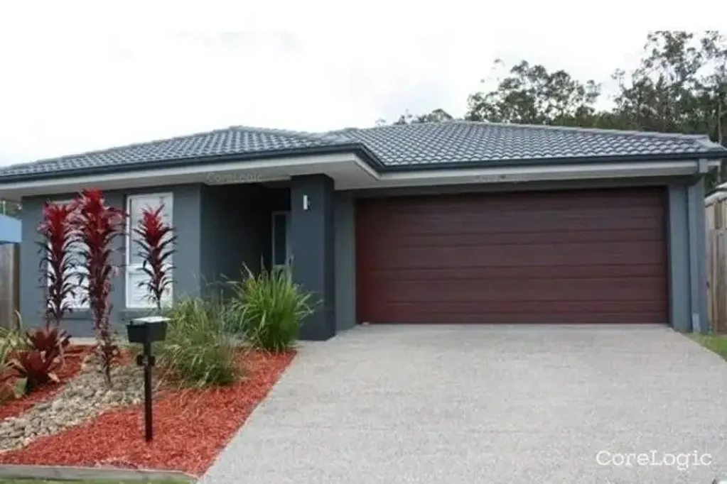 Upper Coomera 4 Bedroom FAMILY HOME IN GREAT LOCATION