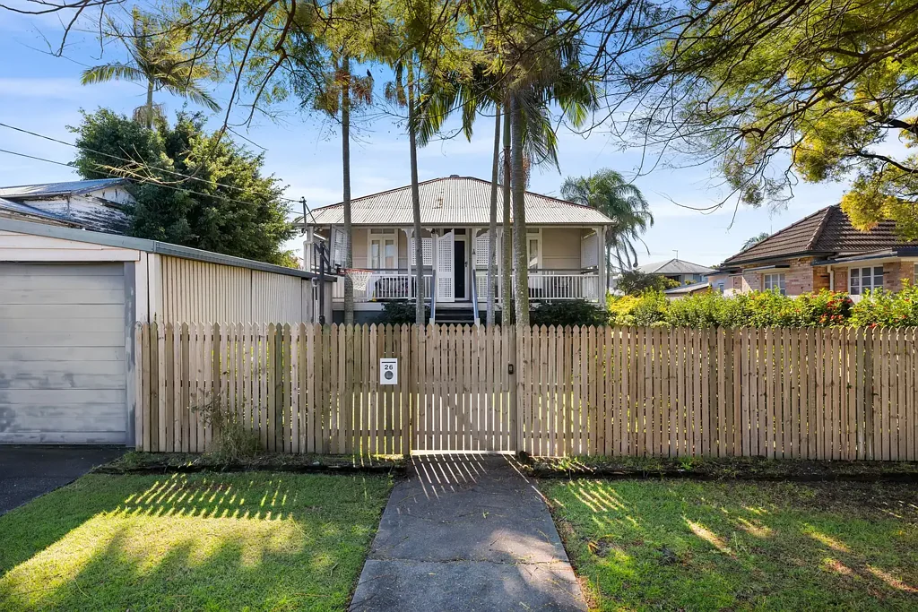Hendra 3 Bedroom Renovate or Invest | Large Lot Elegance