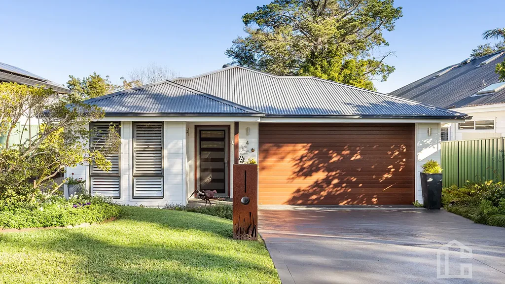 Glenbrook 4房 现代、行政级生活，位于令人惊叹的 Glenbrook 位置 Modern, Executive Living in Stunning Glenbrook Position