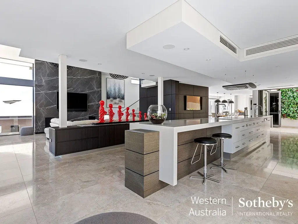 18 Swansea Promenade, Mindarie, WA 6030