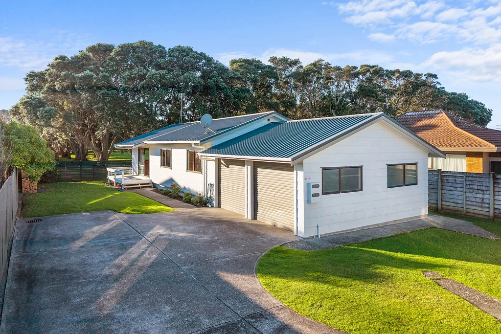 Orewa 3침실 Perfectly Positioned & Ready For You!