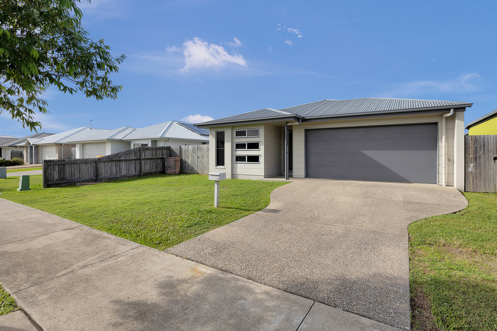 13 HURON CR, ANDERGROVE QLD 4740, 0 rūma, 0 rūma horoi, House