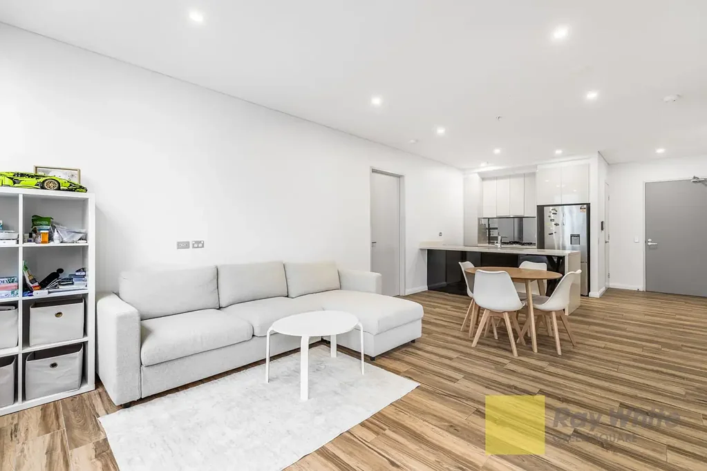 Mascot 2 Bedroom Spacious two-bedroom apartment with dual balconies in Sydney's vibrant inner city